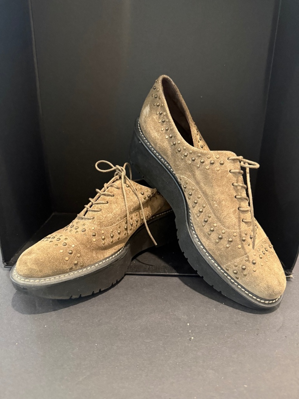 STUART WEITZMAN SUEDE OLIVE GREEN OXFORD SZ 9